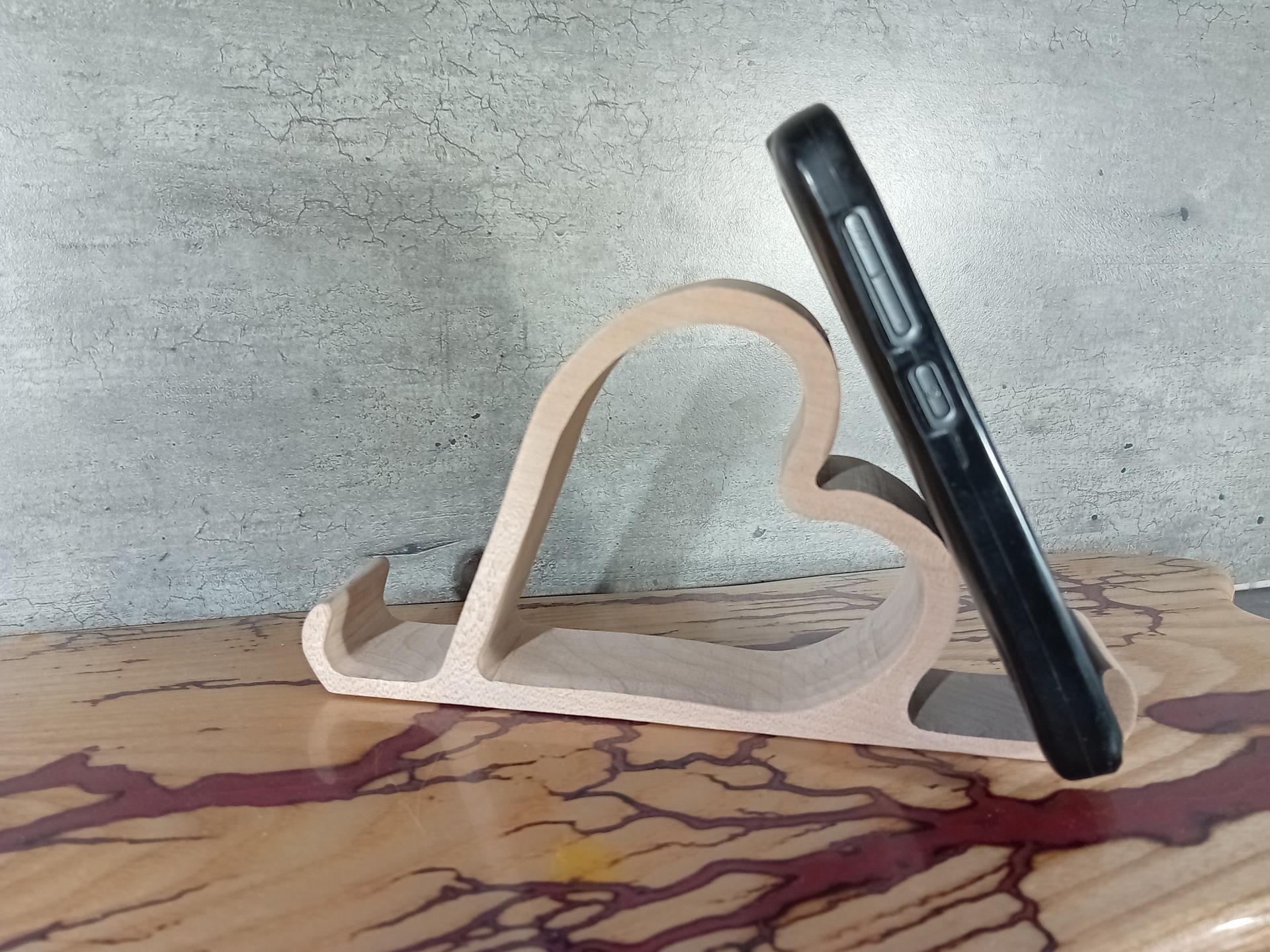 Porte téléphone coeur 12€